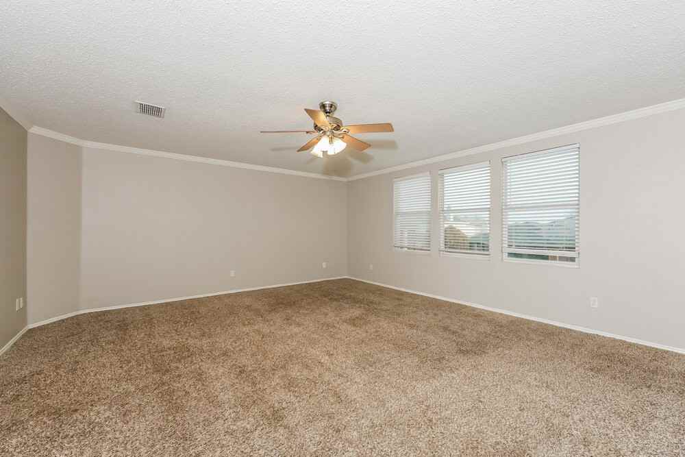 3904 Foxhound Ln - Photo 7 of 17