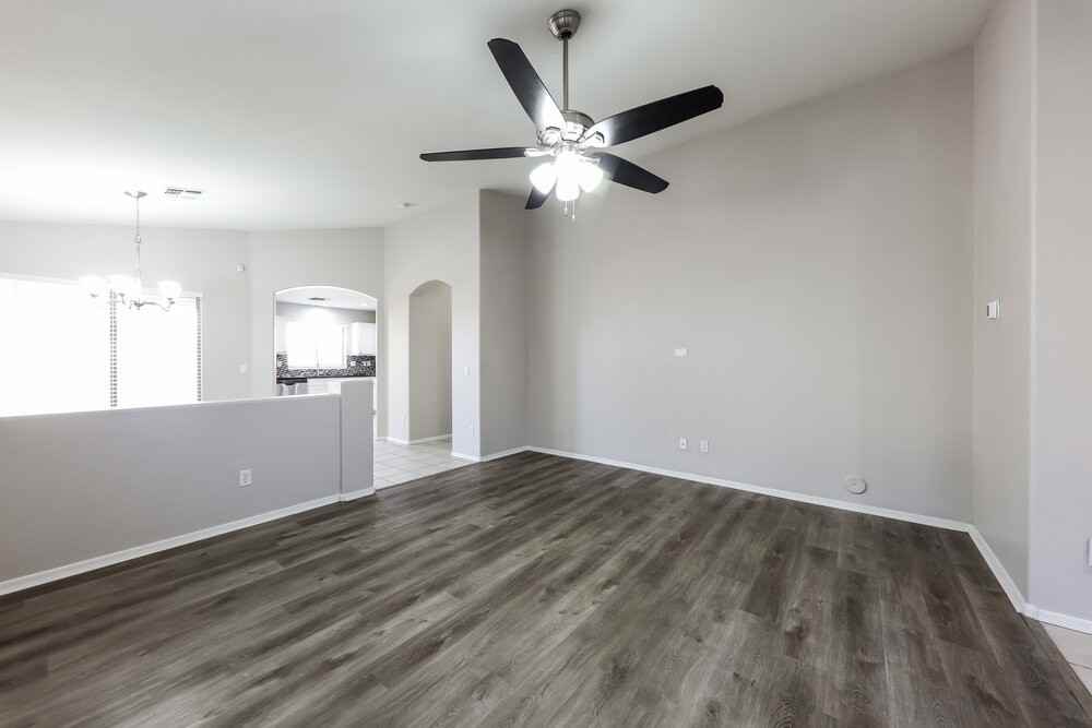 12522 W Buchanan St - Photo 3 of 16