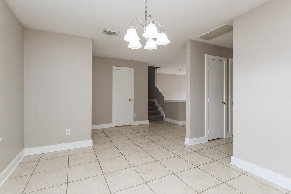 10202 Farrell Dr - Photo 4 of 17