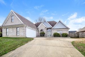 featured image of 1573 Golden Oaks Loop N
