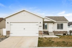 featured image of 2419 E Prairie Ln