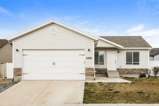 2419 E Prairie Ln - Photo 1 of 1