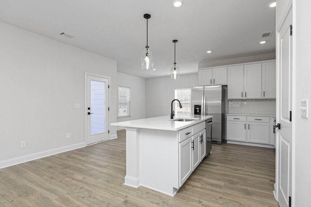 676 Cantrell Dr - Photo 7 of 20