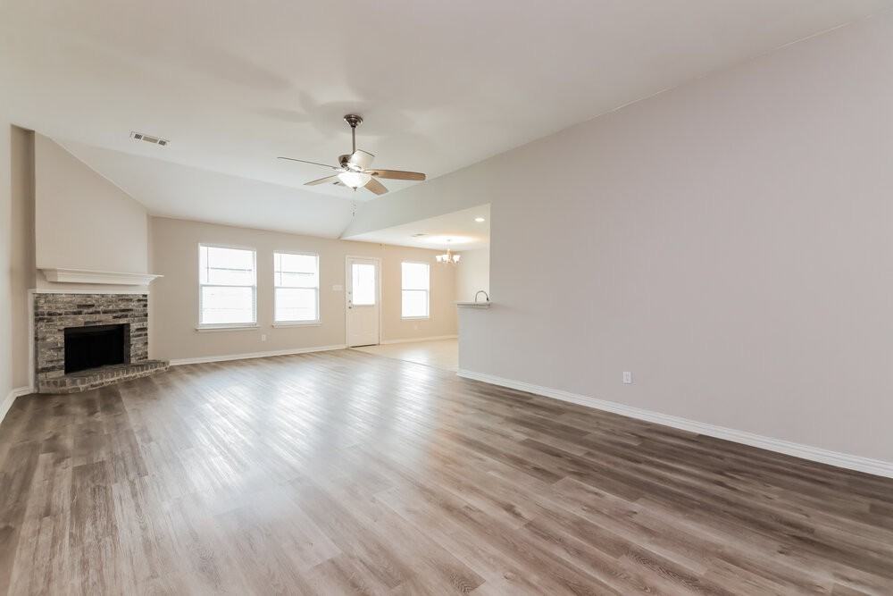 708 Mackenzie Dr - Photo 4 of 16