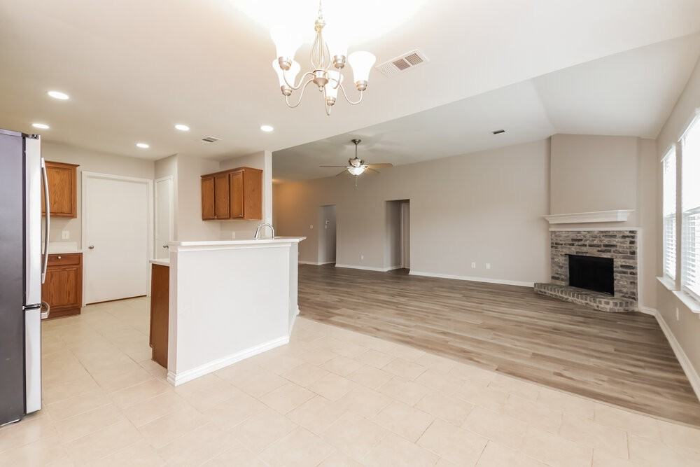 708 Mackenzie Dr - Photo 7 of 16