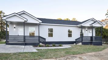 featured image of 2122 Circular Dr