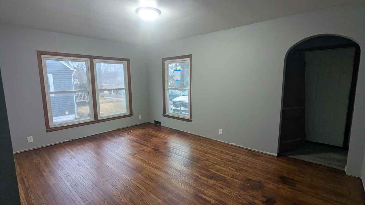 126 Hope Ave - Photo 3 of 8