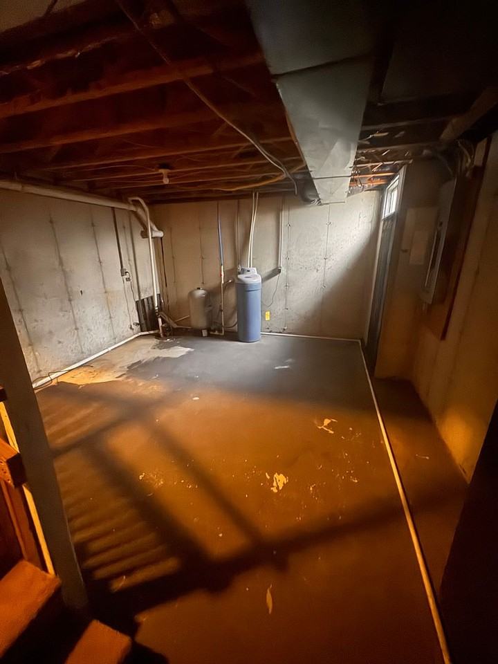 23167 3rd St - Photo 2 of 11