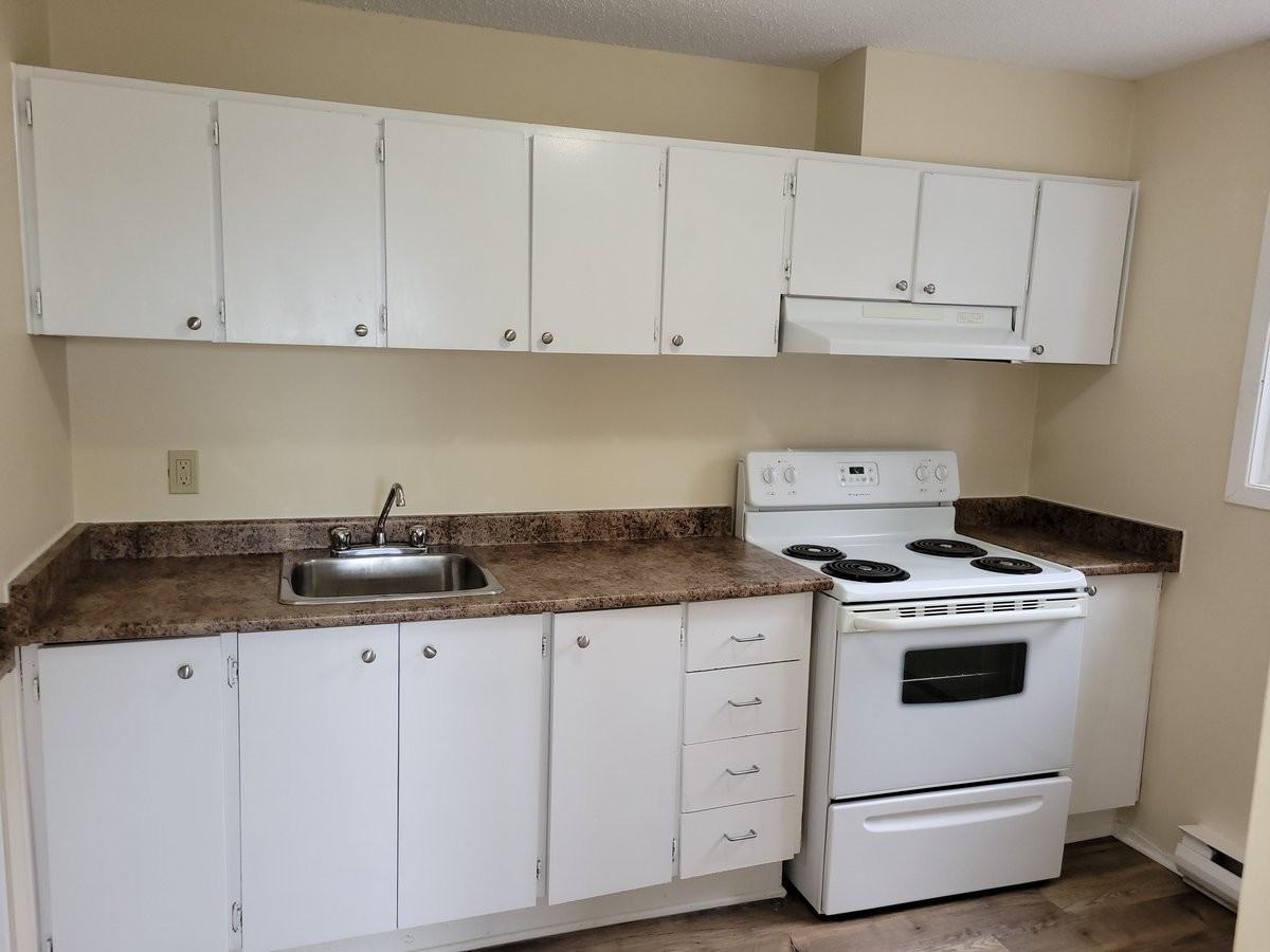 Coté Manor - Photo 4 of 7