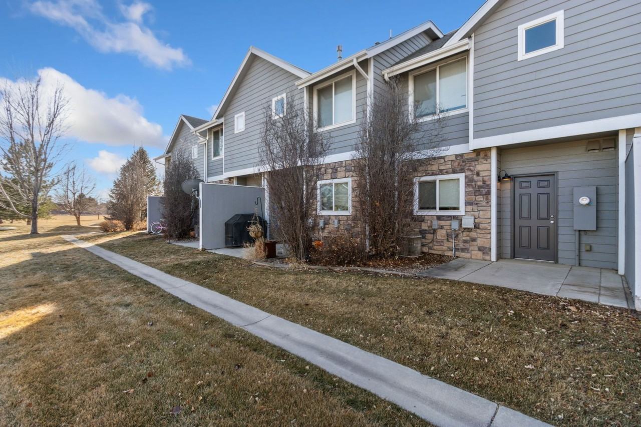 309 Buffalo Dr - Photo 3 of 6