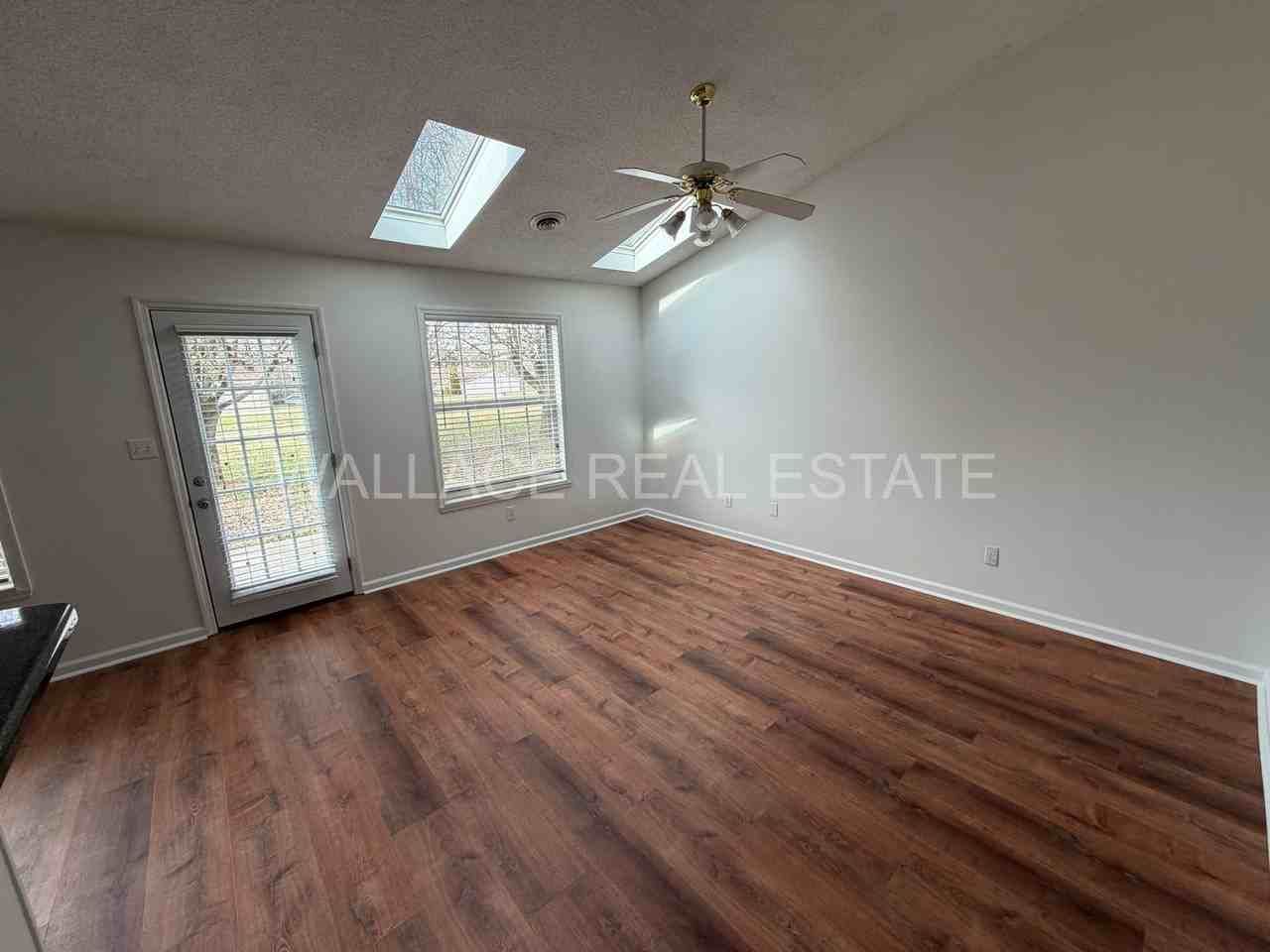 10045 Gate Post Way - Photo 3 of 14