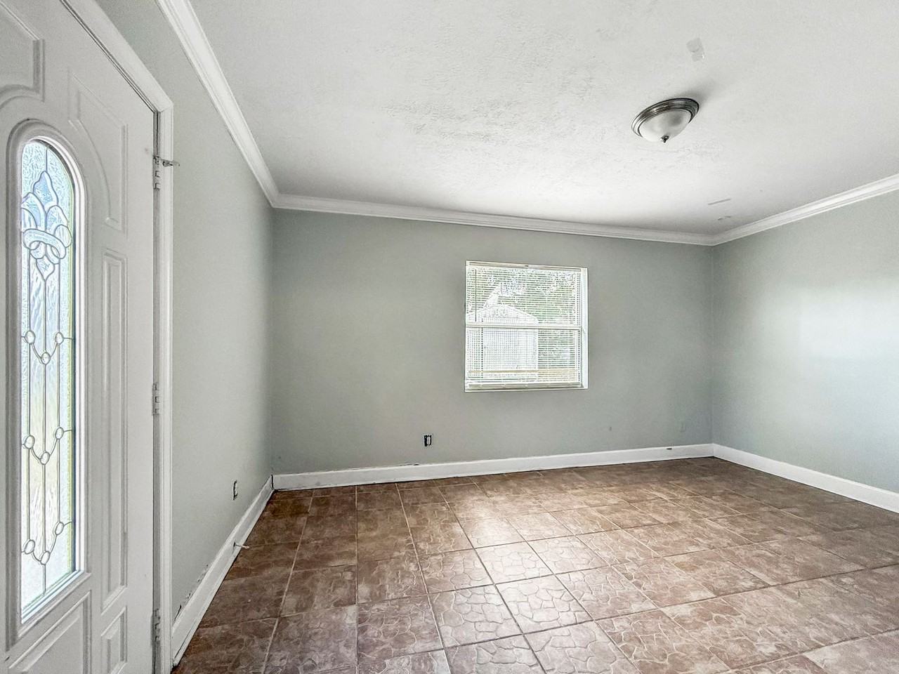 1412 Keats Cir - Photo 6 of 16