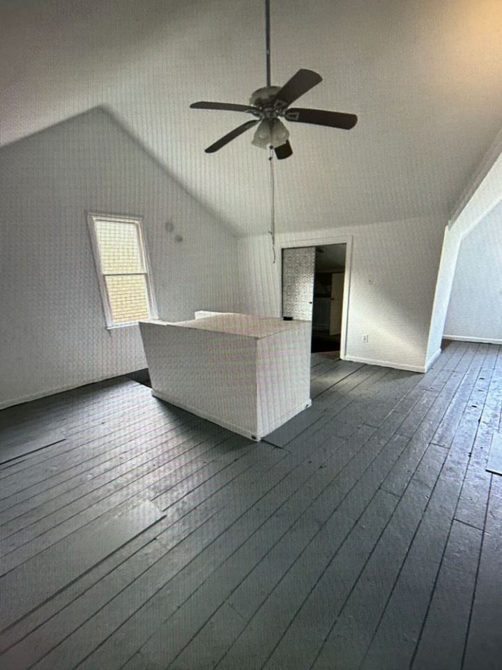 319 Rutherford Ave - Photo 4 of 26