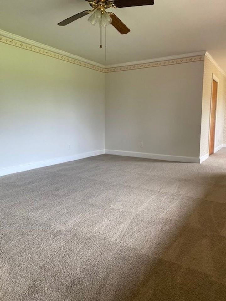 819 Old Smith Chapel Rd - Photo 5 of 32