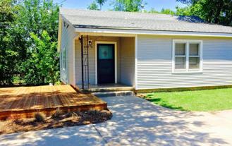 617 1/2 Nw 35th St - Photo 1 of 1