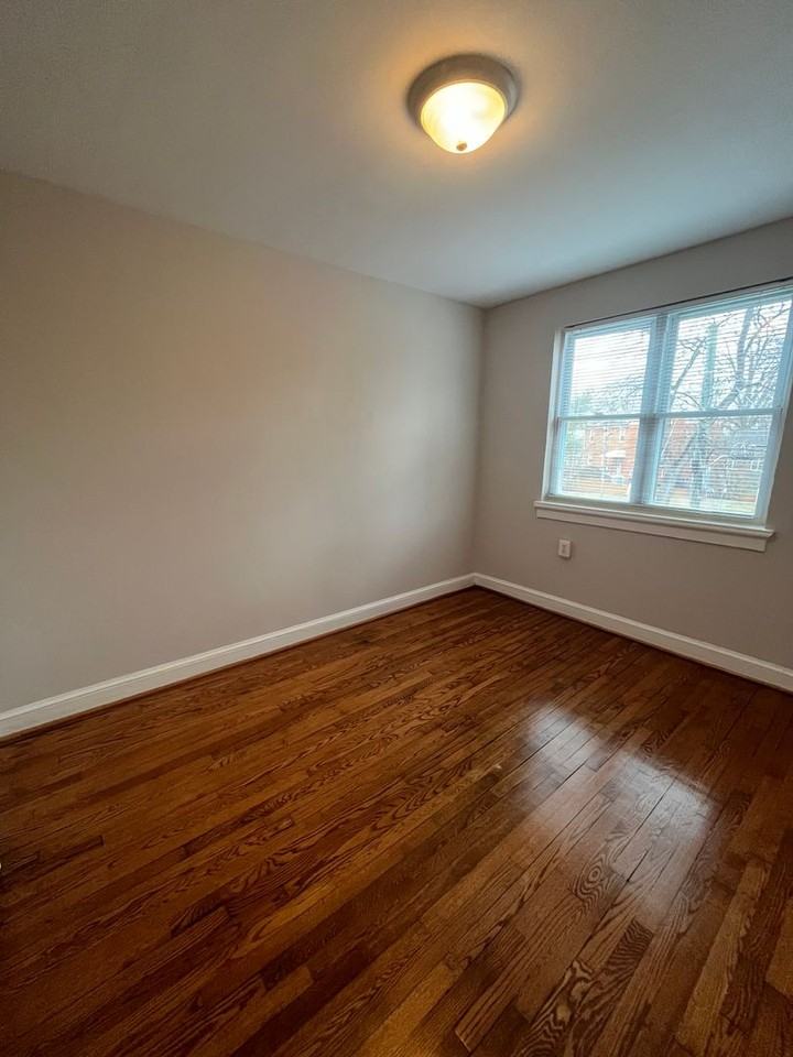 3043 Manning St - Photo 7 of 15