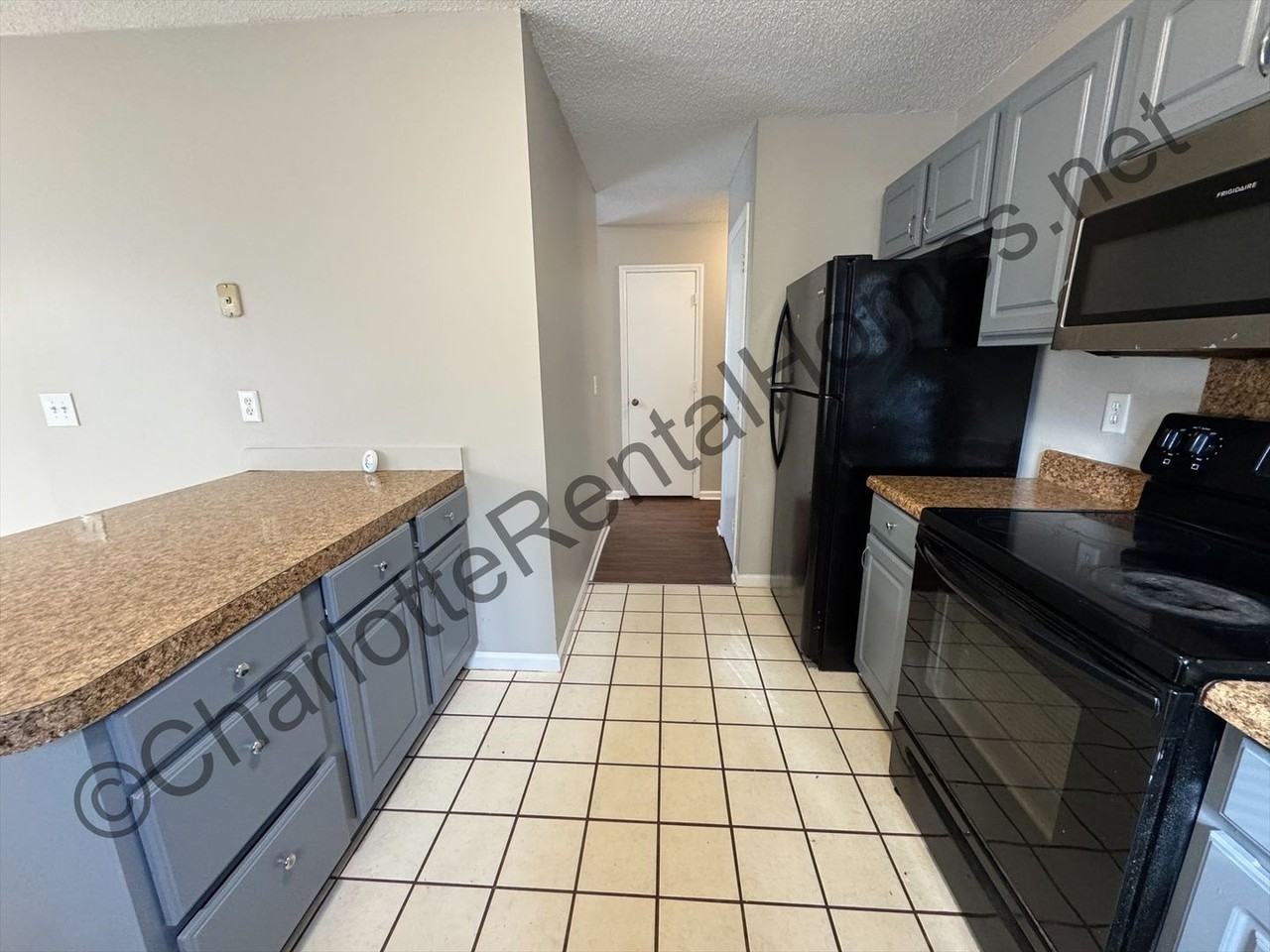 1619 Teddington Dr - Photo 5 of 13