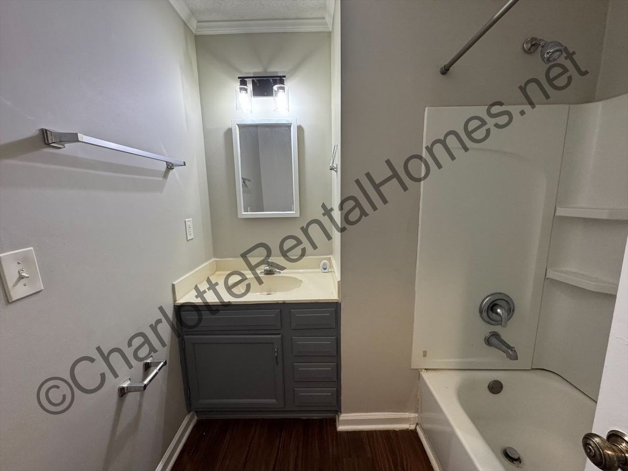 1619 Teddington Dr - Photo 6 of 13