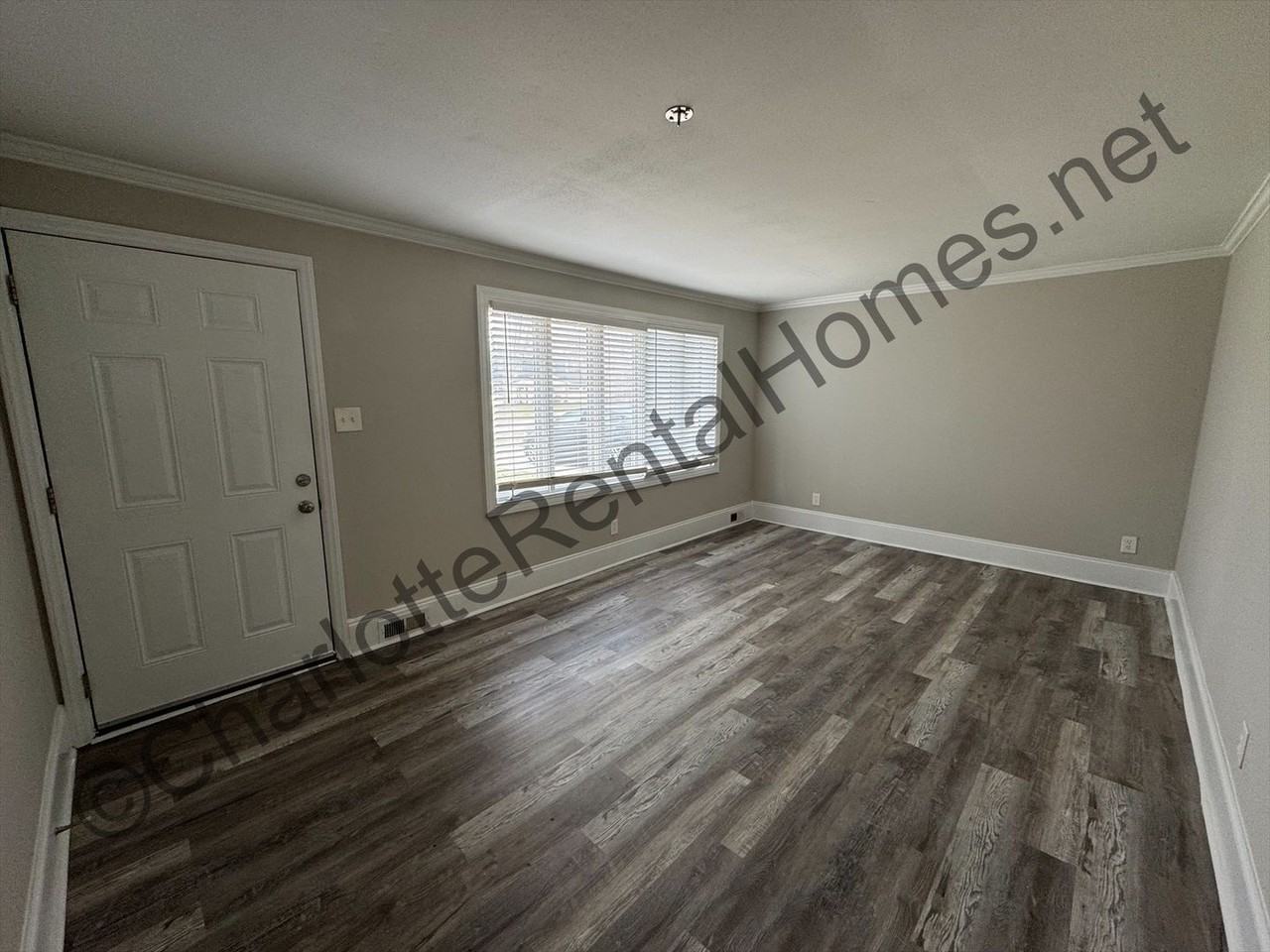 2116 Tarlton Dr - Photo 2 of 12