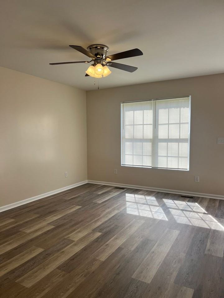 408 Snow St - Photo 3 of 18