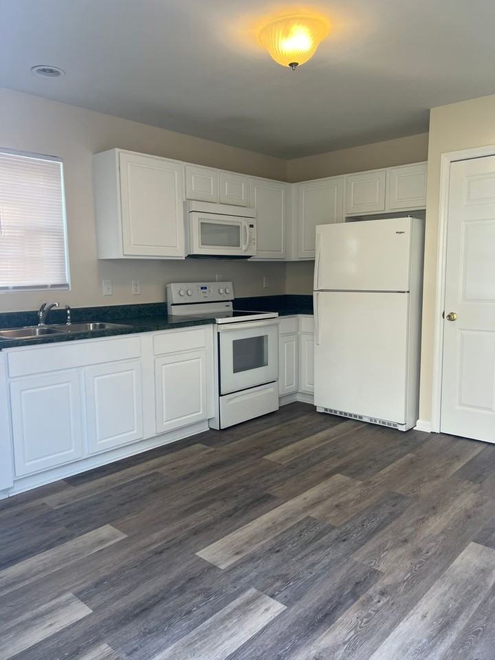 408 Snow St - Photo 5 of 18