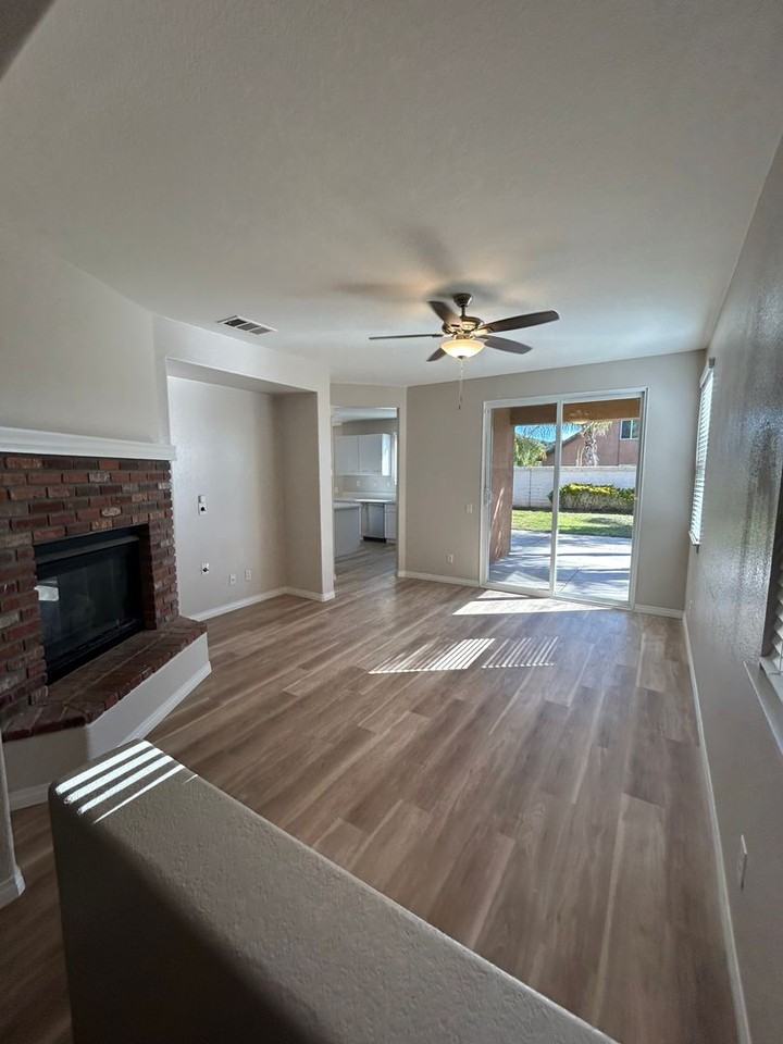 33139 Puffin St - Photo 2 of 27