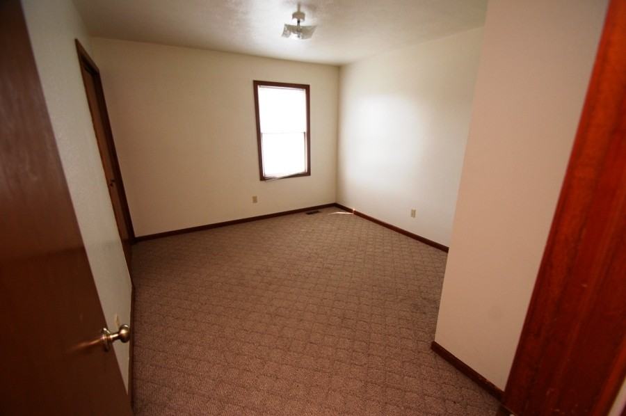 519 S Silverwood Ln #C - Photo 5 of 6