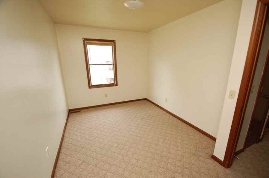 519 S Silverwood Ln #C - Photo 6 of 6