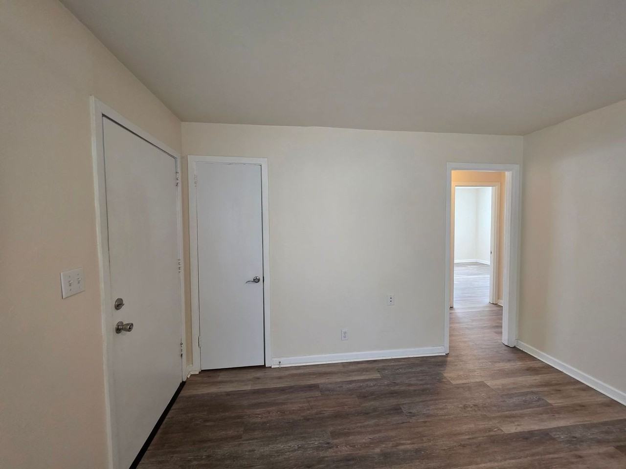 2523 Lofurno Rd - Photo 3 of 13