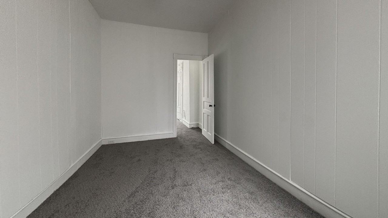 56 N Dewey St - Photo 4 of 16