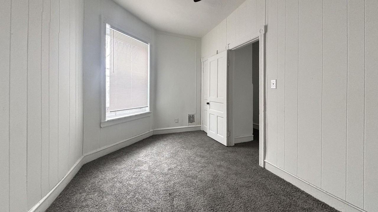 56 N Dewey St - Photo 7 of 16