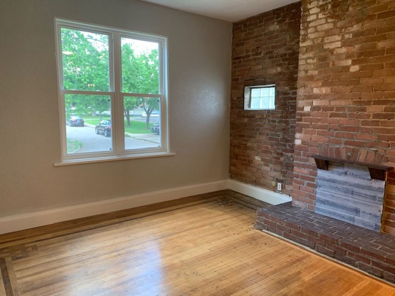 211 S Saint Clair - Photo 2 of 24