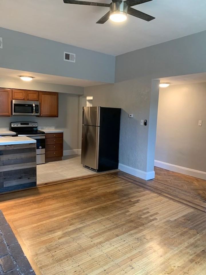 211 S Saint Clair - Photo 5 of 24