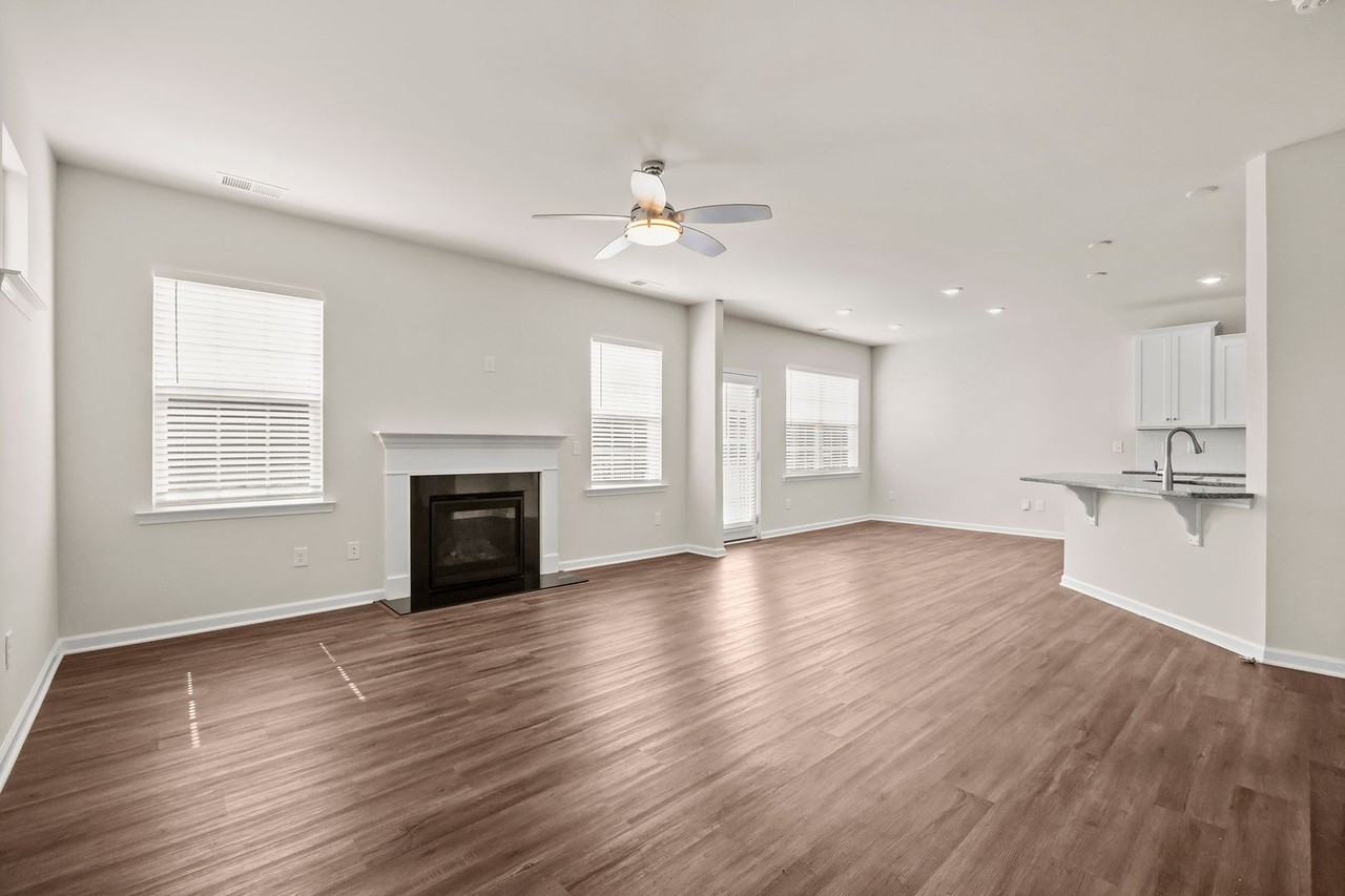 12843 Canterbury Castle Dr - Photo 3 of 32