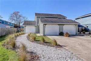 featured image of 833 Mary St