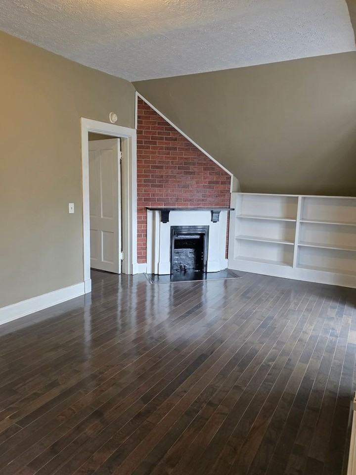 427 Park Ave - Photo 2 of 15