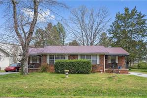 featured image of 6919 Robinson Dr