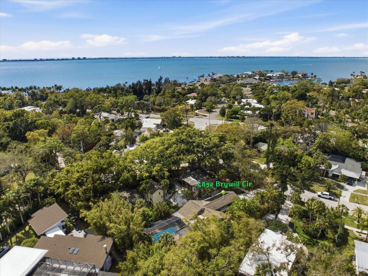 4852 Brywill Cir - Photo 3 of 41