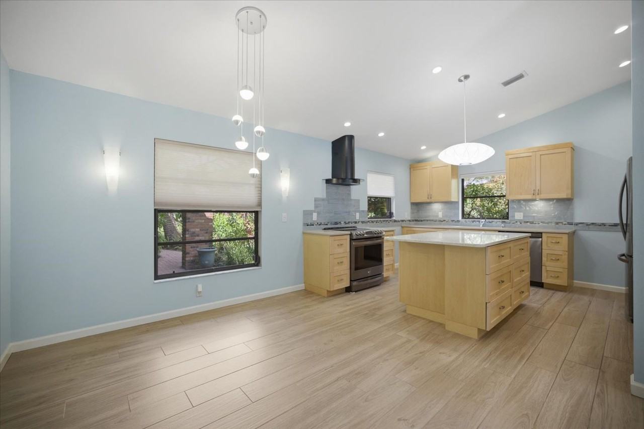 4852 Brywill Cir - Photo 6 of 41