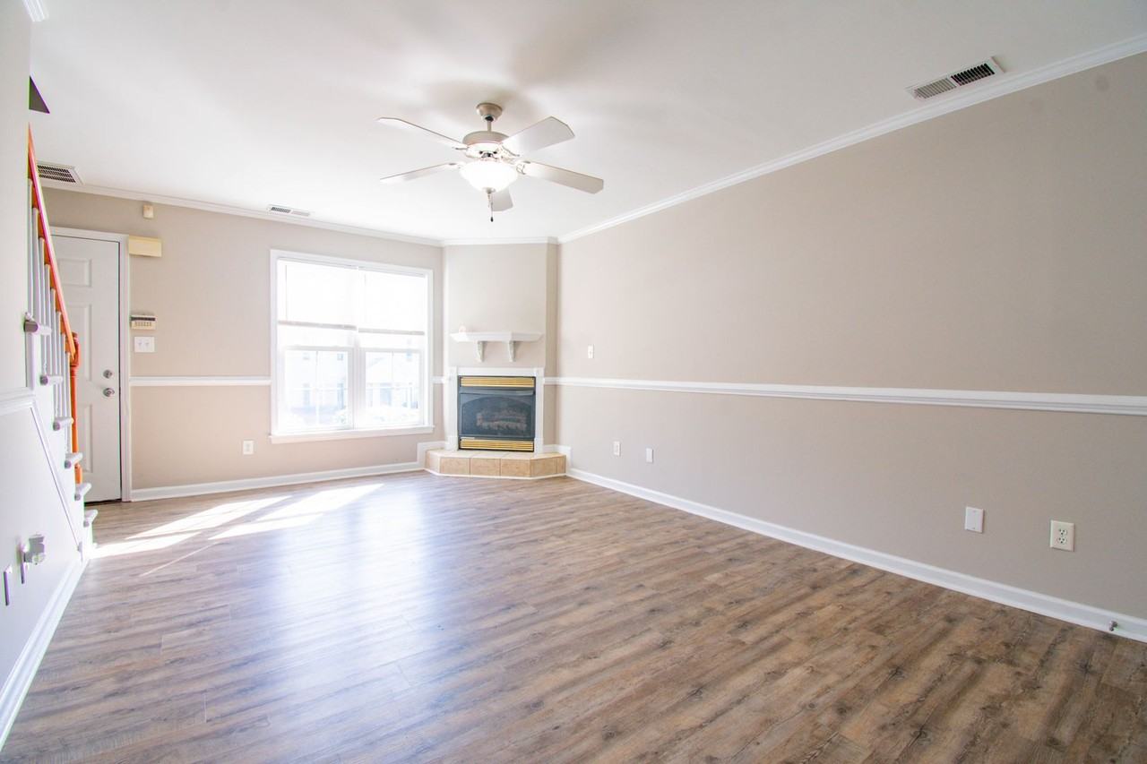 452 Cityview Ln - Photo 4 of 18