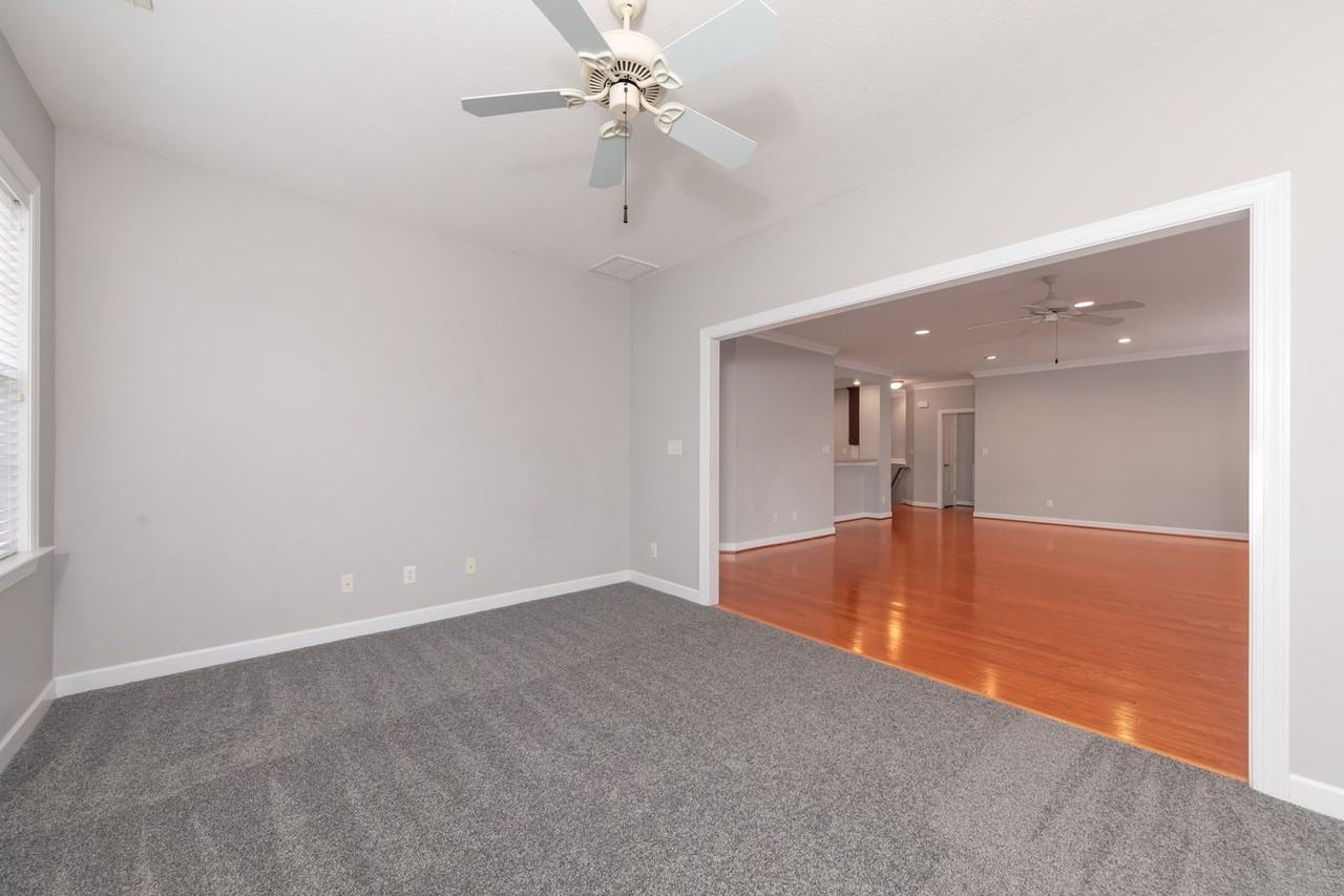 1402 Braemar Crk - Photo 6 of 13