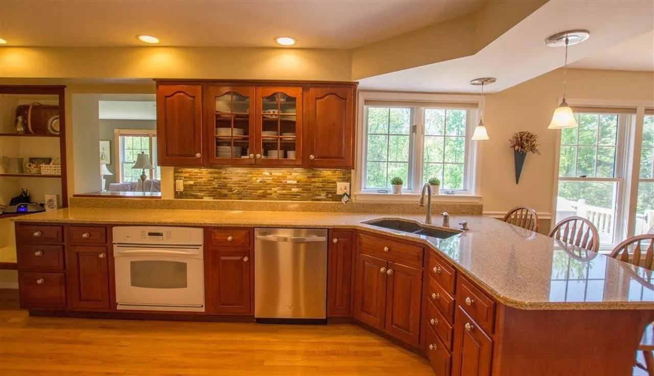 101 Brookside Dr - Photo 3 of 38