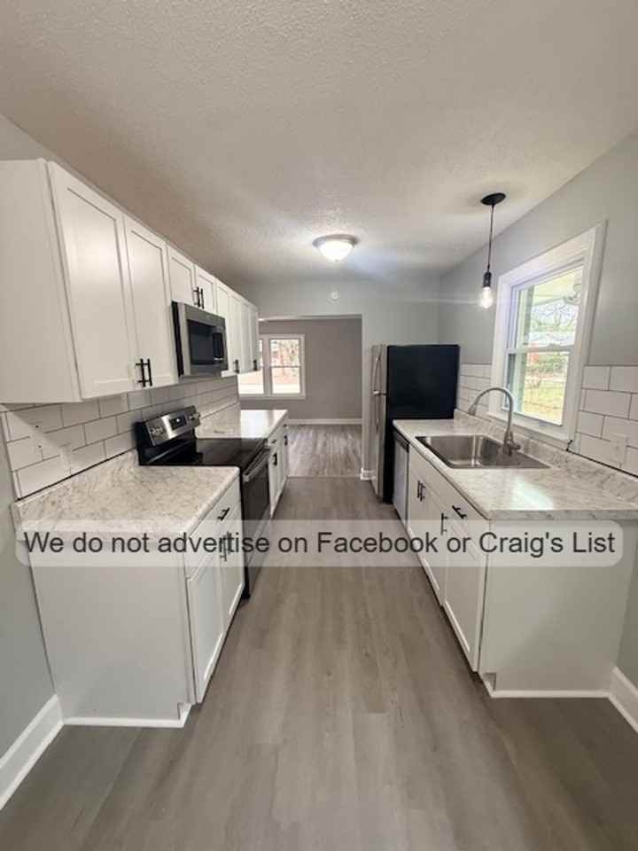 331 Richmond Dr - Photo 3 of 10
