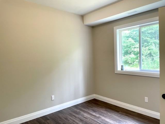 370 Edgehill Dr - Photo 4 of 13