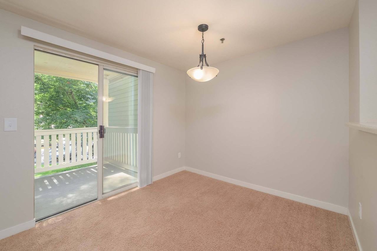 Peloton Apartments - Photo 7 of 33