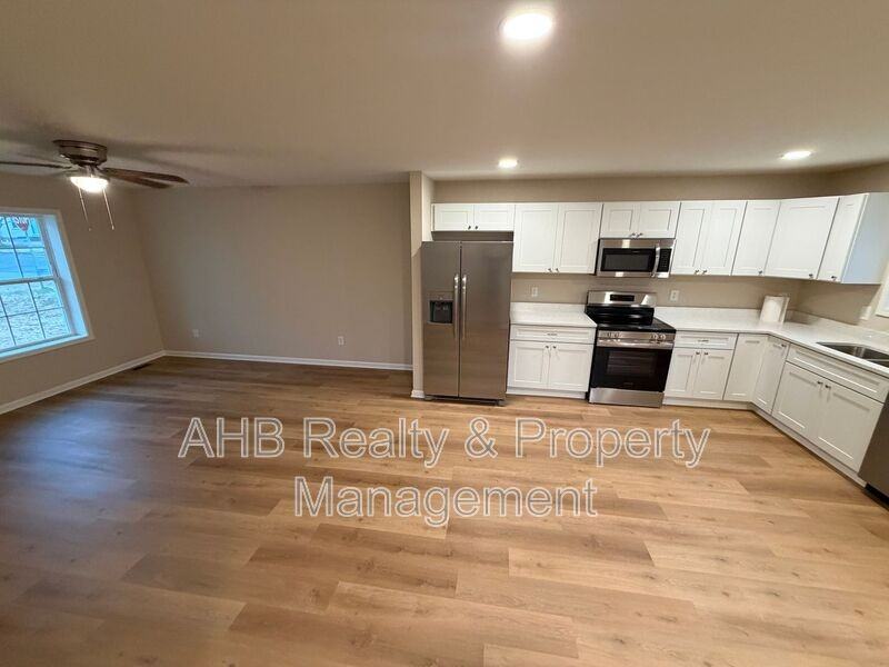 511 Maryland Ave - Photo 4 of 16