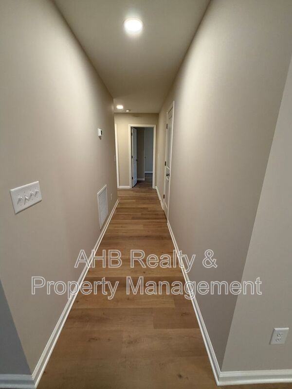 515 Maryland Ave - Photo 6 of 18