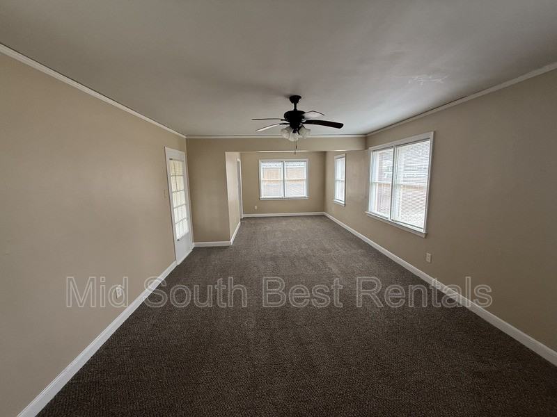 1445 Catherine St - Photo 2 of 16