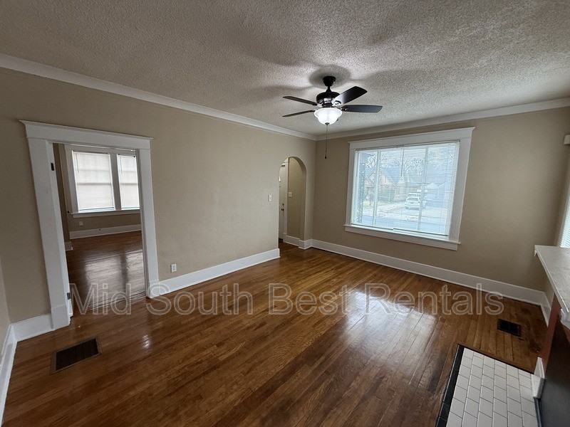 1930 Foster Ave - Photo 3 of 15