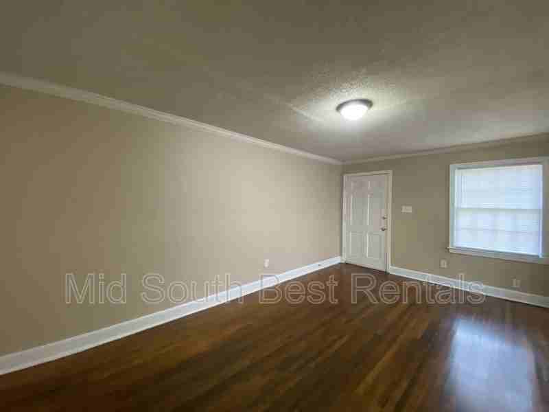 1026 Springdale St - Photo 2 of 15